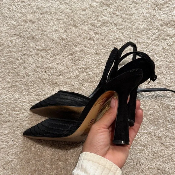 Jennifer Lopez Black Pointed Toe Strap Heels - Picture 3 of 4